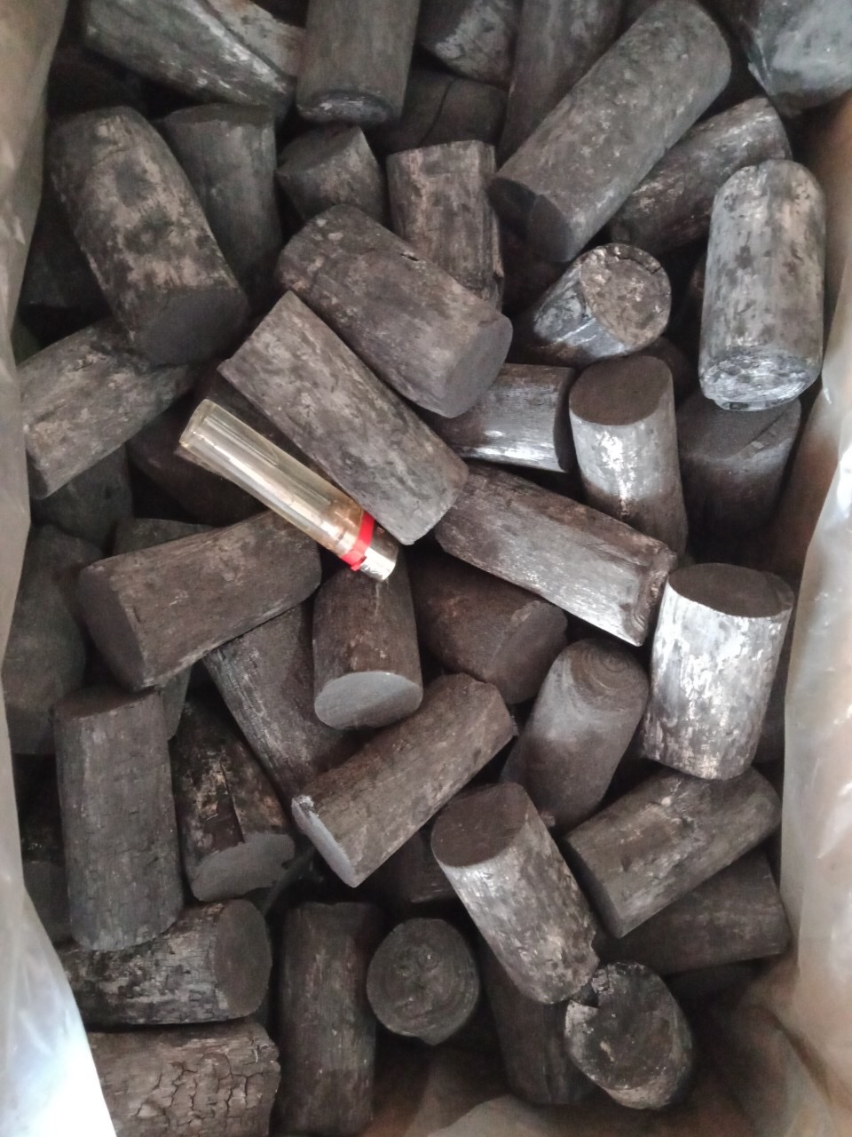 Than trắng Việt Nam cho thị trường Hàn Quốc, size M 